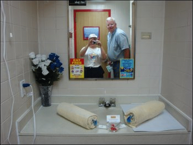 The very pleasant arrangement that greeted us on the counter in Shower #2 at the Pilot Travel Center in Nitro, WV, on August 13, 2010.