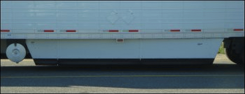 Close-up of side skirt air fairing on Prime trailer.