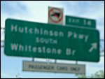 Sign stating no trucks on Hutchinson Parkway