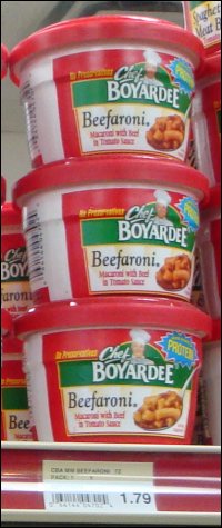 7.5 ounce individual serving of Chef Boyardee beefaroni for sale in a truck stop.